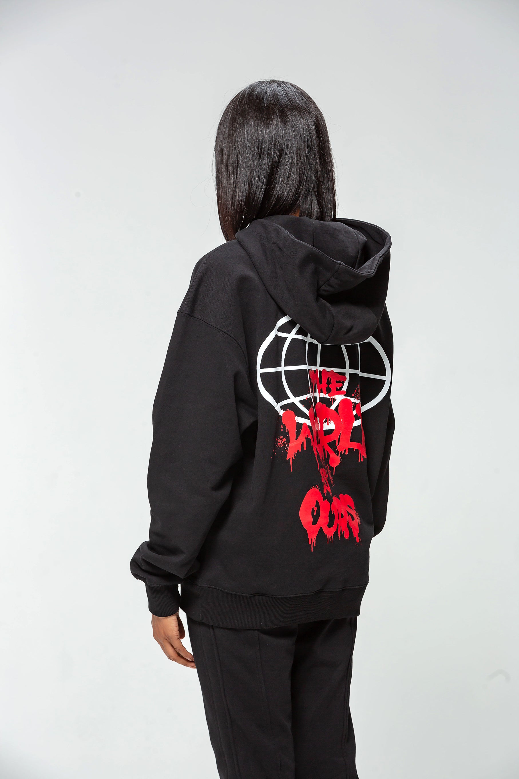 Sweat Capuche noir The World is yours